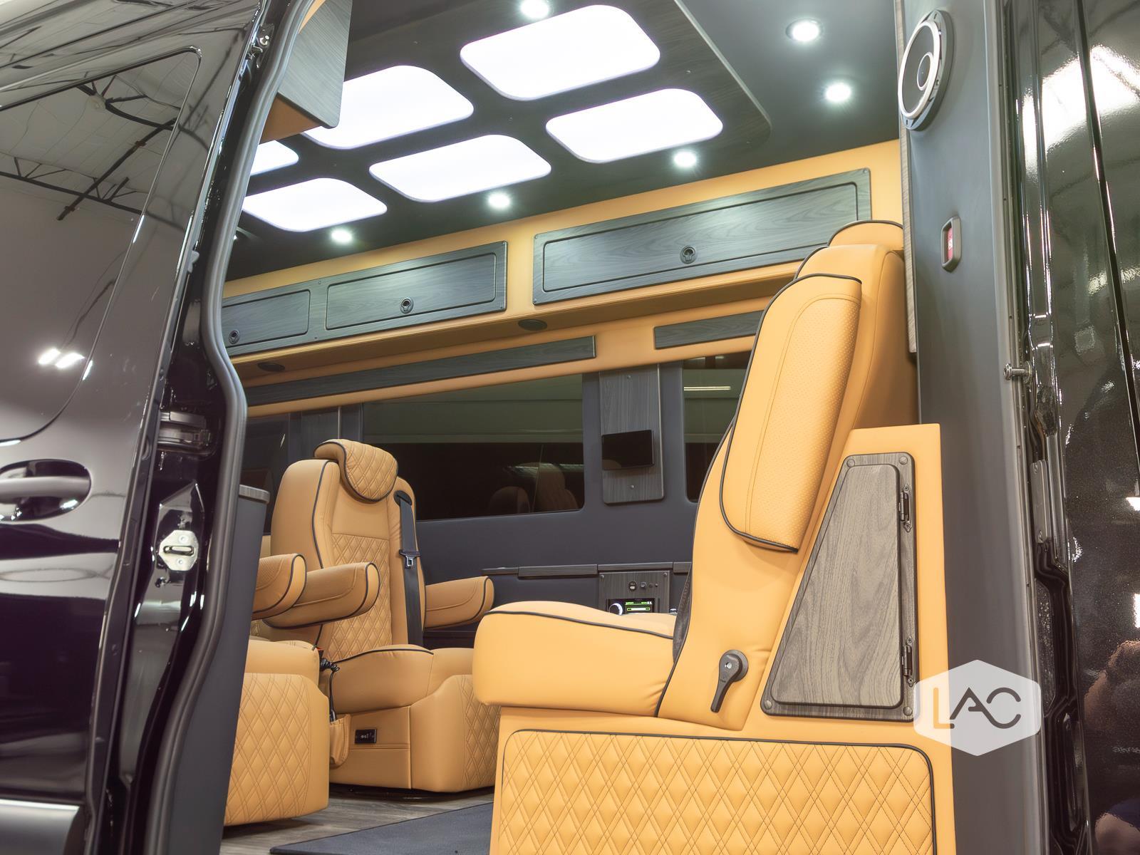2024 Mercedes Benz Sprinter 3500 photo 4
