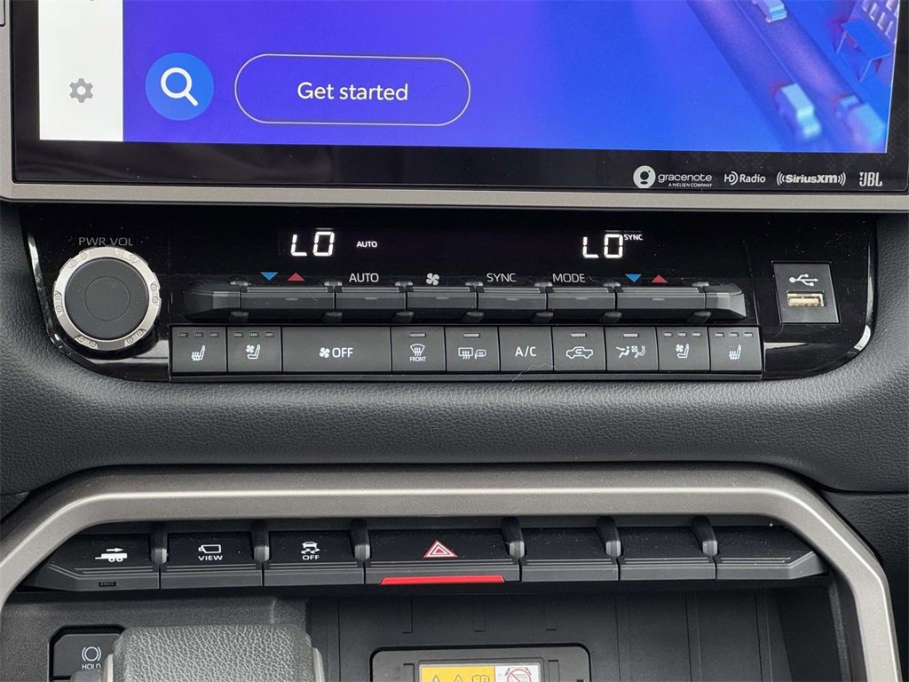 2024 Toyota Tundra Limited CrewMax photo 4