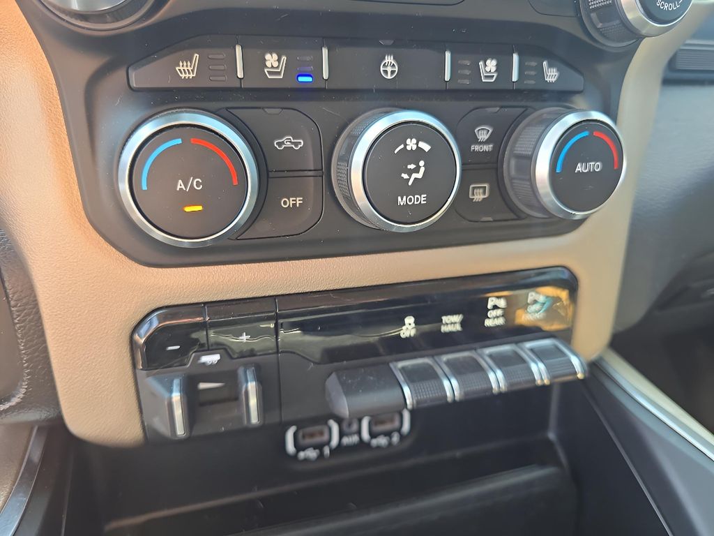 2020 Ram 1500 Laramie photo 16