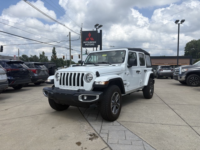 2023 Jeep Wrangler Sahara photo 2
