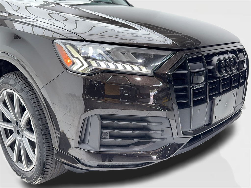 2023 Audi Q7 45 Premium Plus photo 3