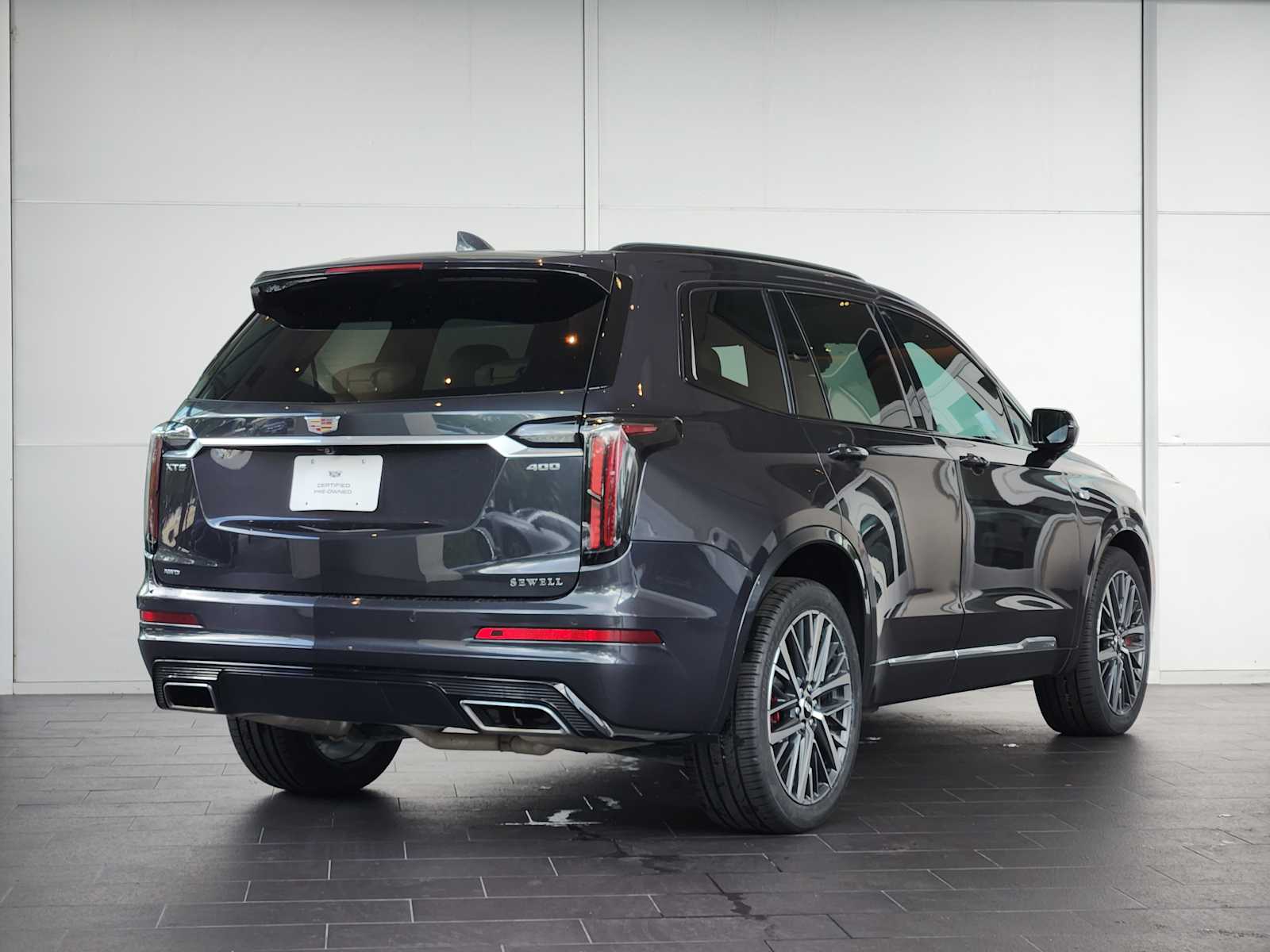 2023 Cadillac XT6 Sport photo 2