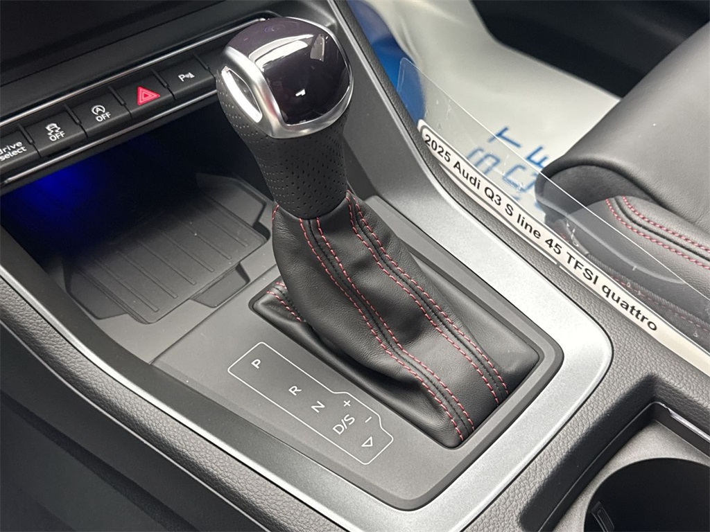2025 Audi Q3 S line Premium Plus photo 20