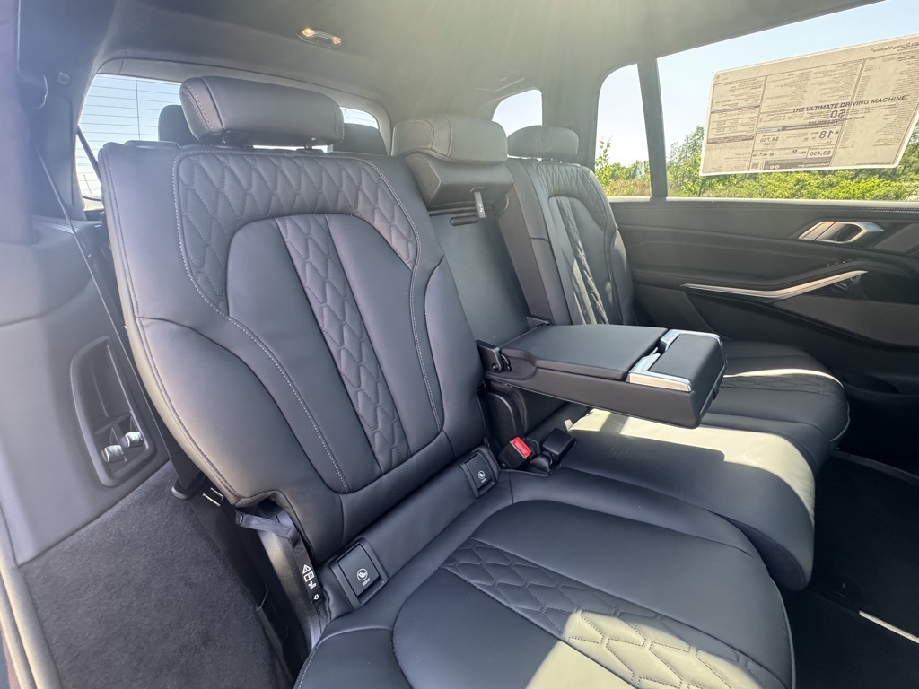 2026 Bmw X7 M60i photo 24