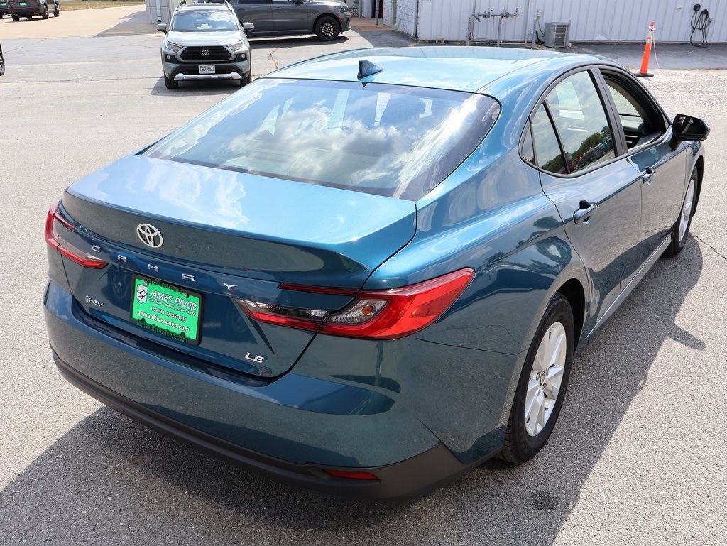 2025 Toyota Camry LE photo 5