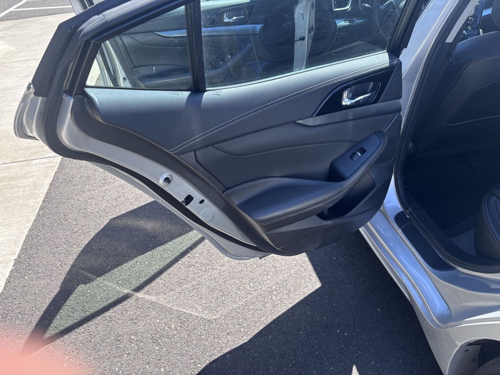 2023 Nissan Maxima SV photo 16