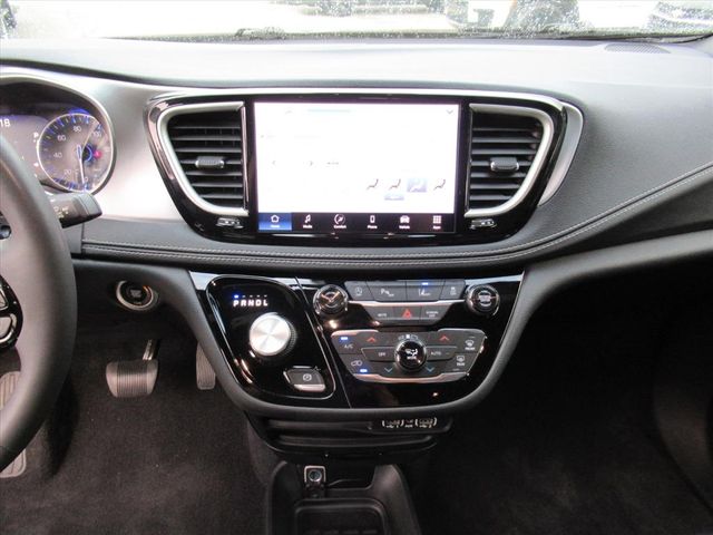 2023 Chrysler Pacifica Touring L photo 20