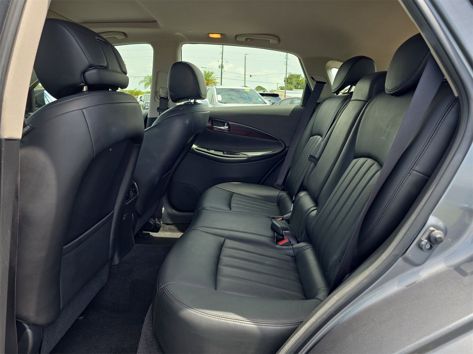 2017 Infiniti QX50 Base photo 14