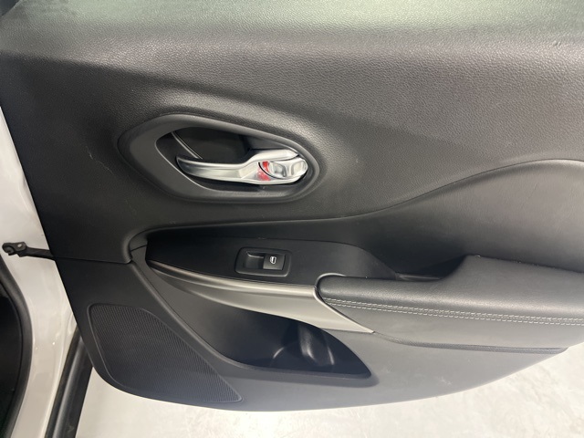 2020 Jeep Cherokee Limited photo 25