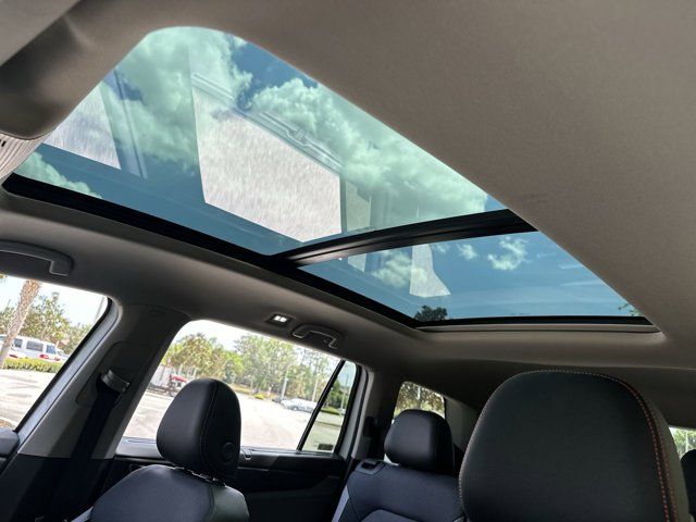 2025 Volkswagen Atlas Peak Edition SE photo 14