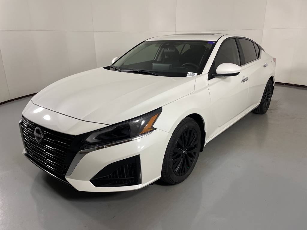 2025 Nissan Altima SV Special Edition photo 4