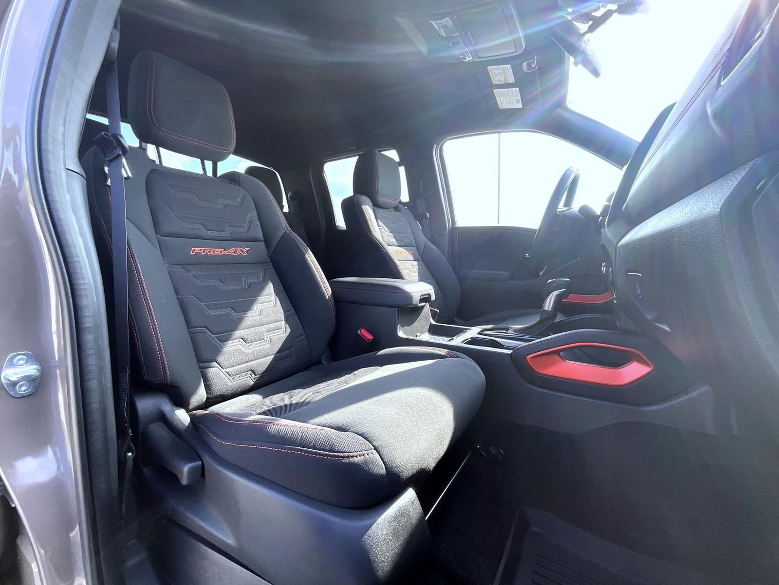 2024 Nissan Frontier PRO-4X photo 16