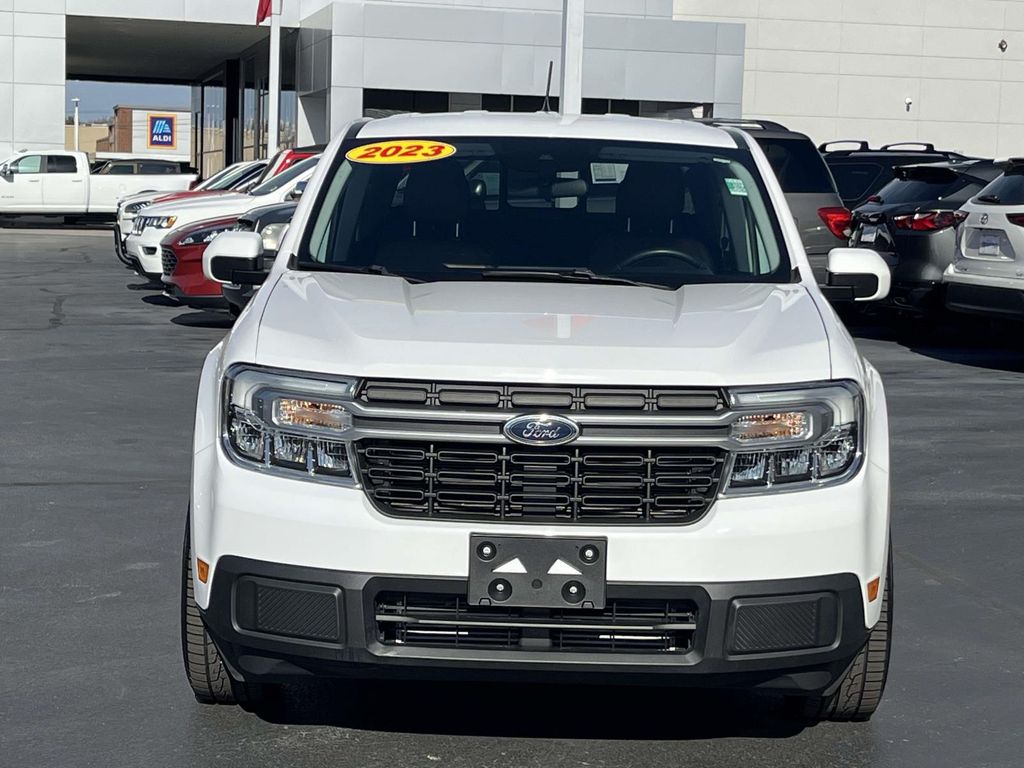 2023 Ford Maverick Lariat photo 2