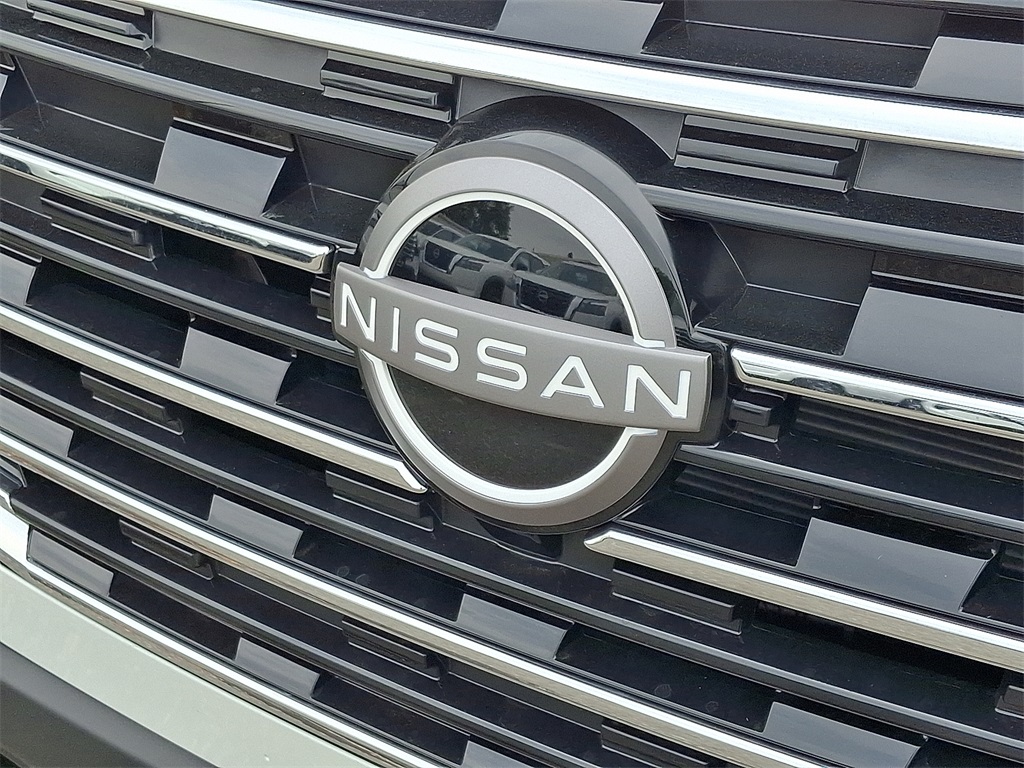 2026 Nissan Rogue SV photo 5