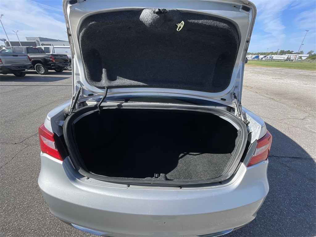2012 Chrysler 200 LX photo 19