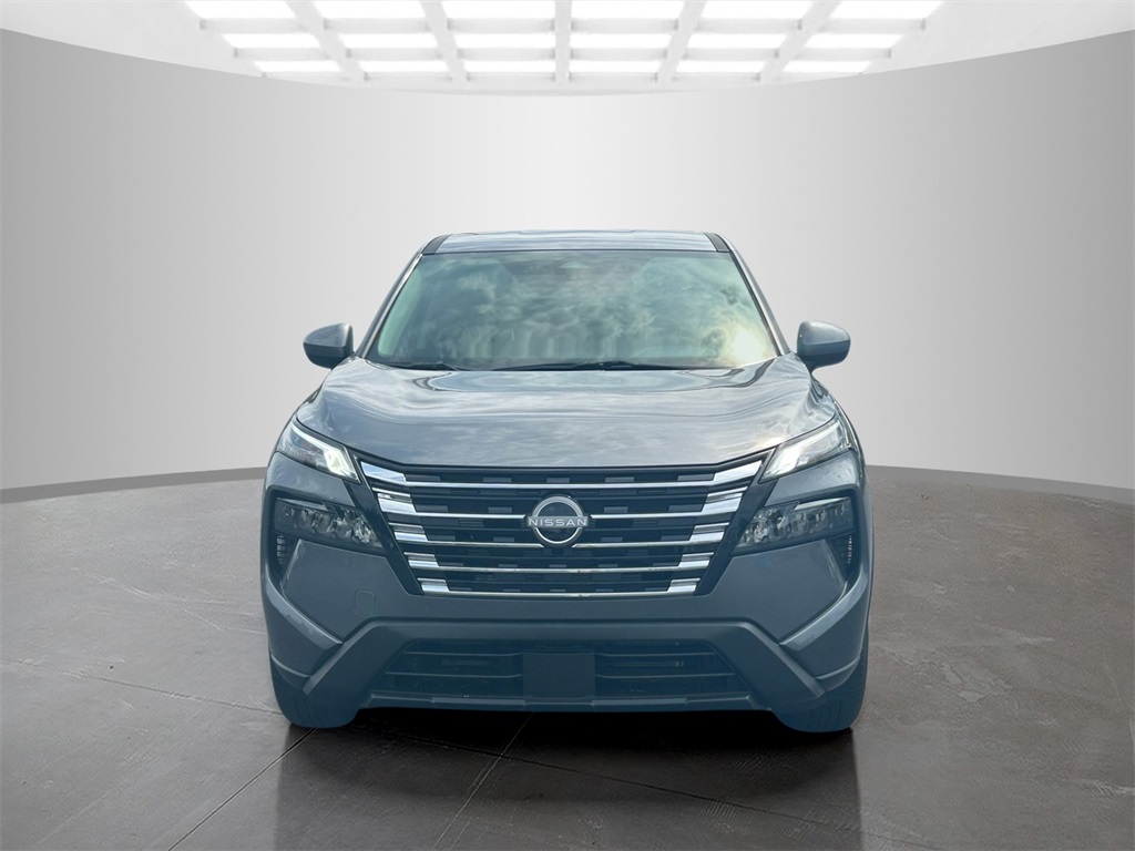 2026 Nissan Rogue SV photo 2