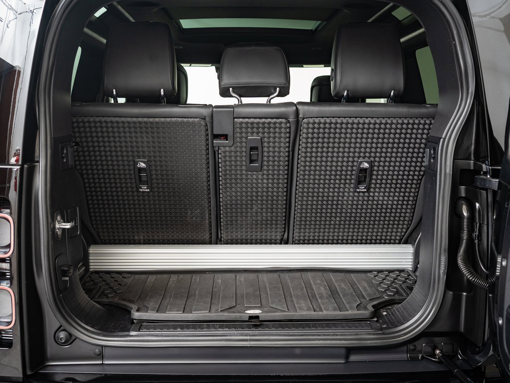 2023 Land Rover Defender 90 V8 photo 17
