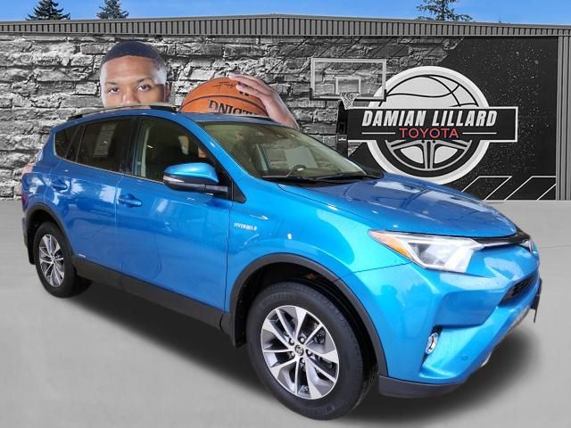 2018 Toyota RAV4 XLE's photo