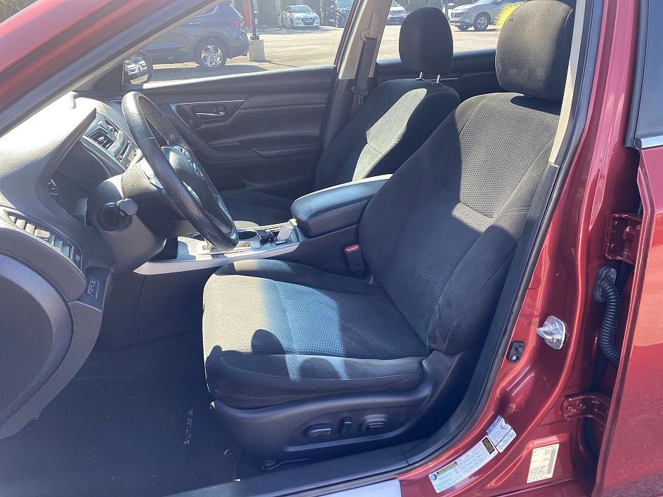 2015 Nissan Altima 2.5 SV photo 12