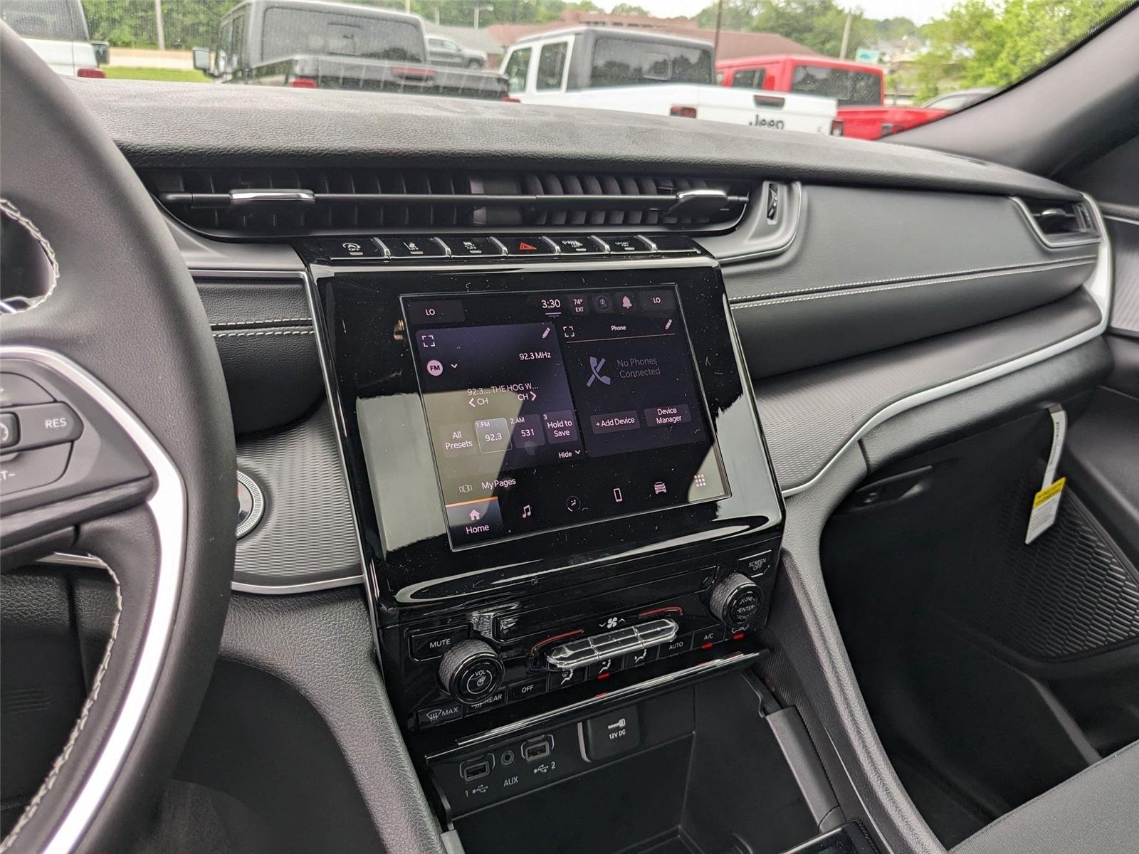 2025 Jeep Grand Cherokee Laredo X photo 9