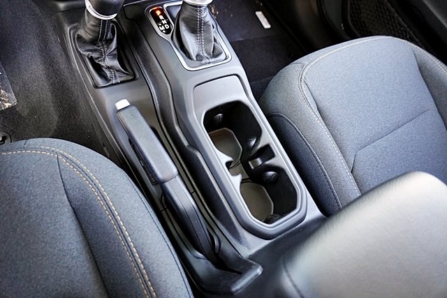 New 2025 Anvil Clear-Coat Exterior Paint Jeep Sport image 40