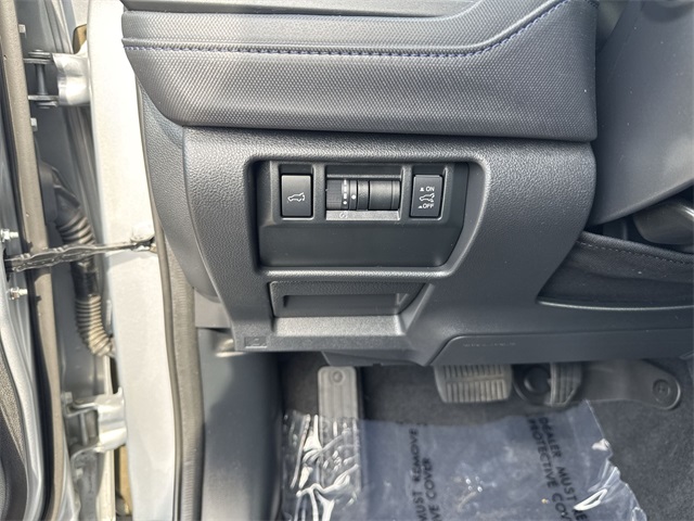 2025 Subaru Forester Premium photo 24