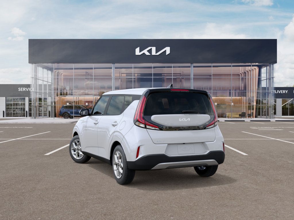 2025 Kia Soul LX photo 4