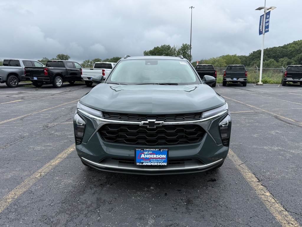2025 Chevrolet Trax LT photo 18