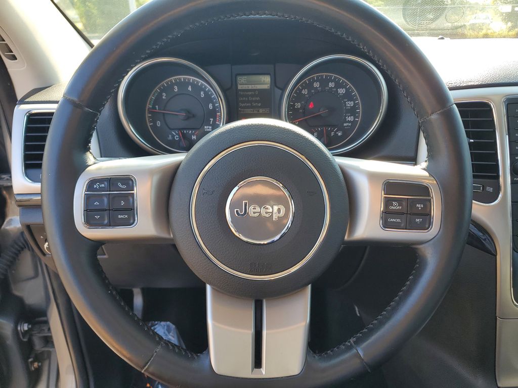 2012 Jeep Grand Cherokee Laredo photo 13