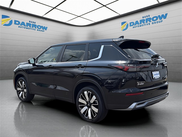 2025 Mitsubishi Outlander SE photo 3