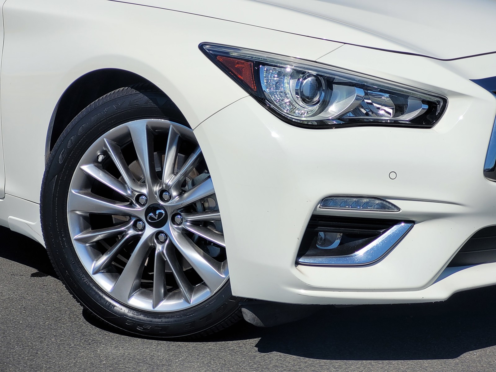 2021 Infiniti Q50 3.0t LUXE photo 3