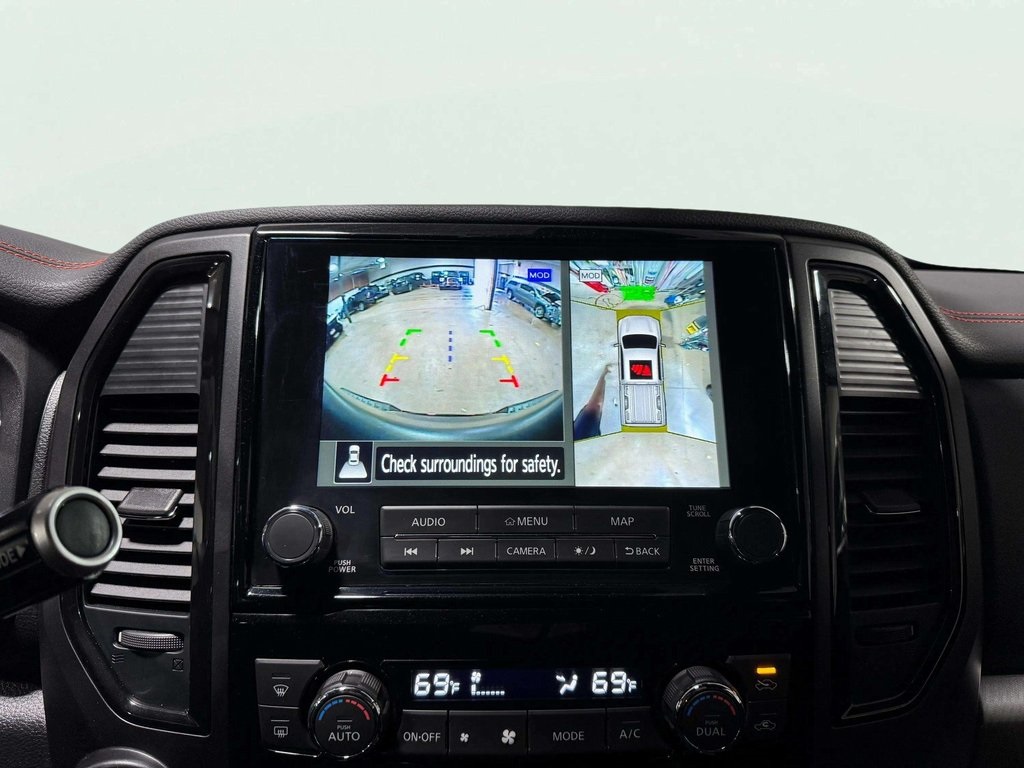 2024 Nissan Titan Crew Cab photo 15