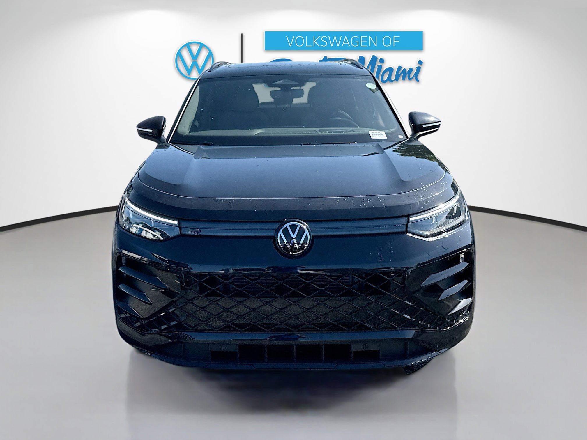 2025 Volkswagen Tiguan SE R-Line Black photo 2
