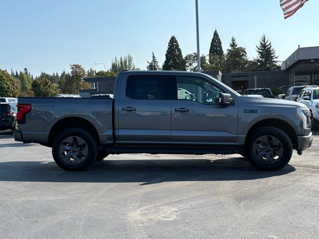 2025 Ford F-150 Lightning photo 4