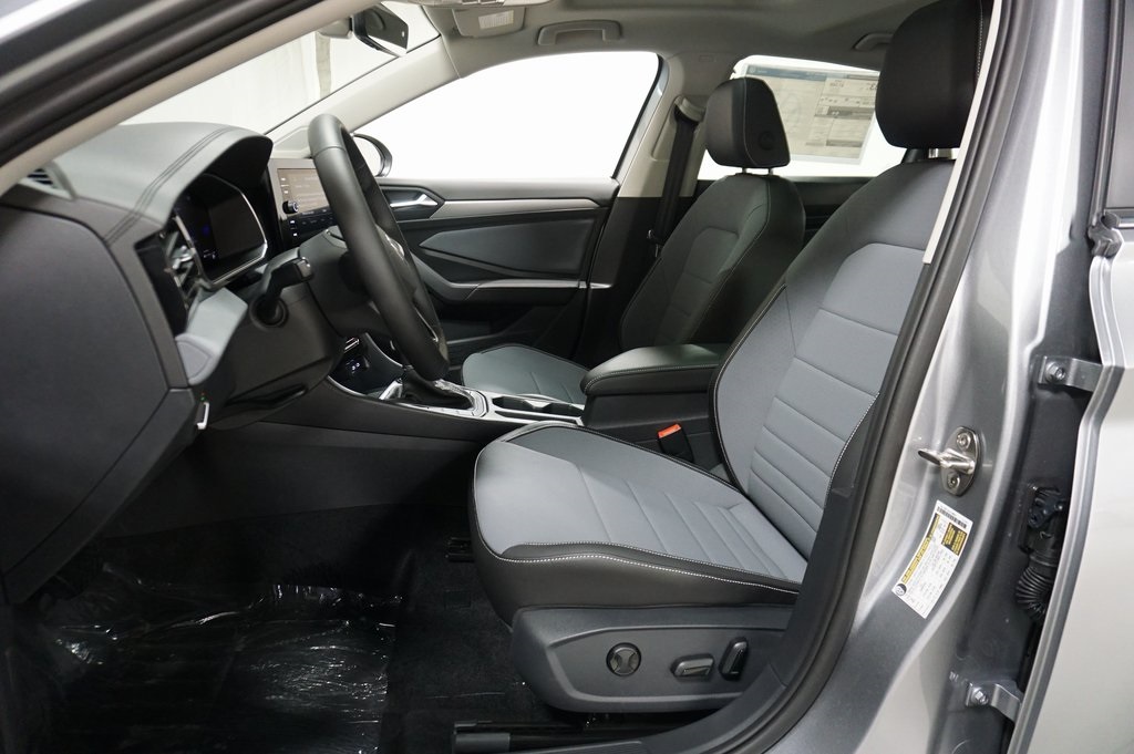 2025 Volkswagen Jetta 1.5T SE photo 10