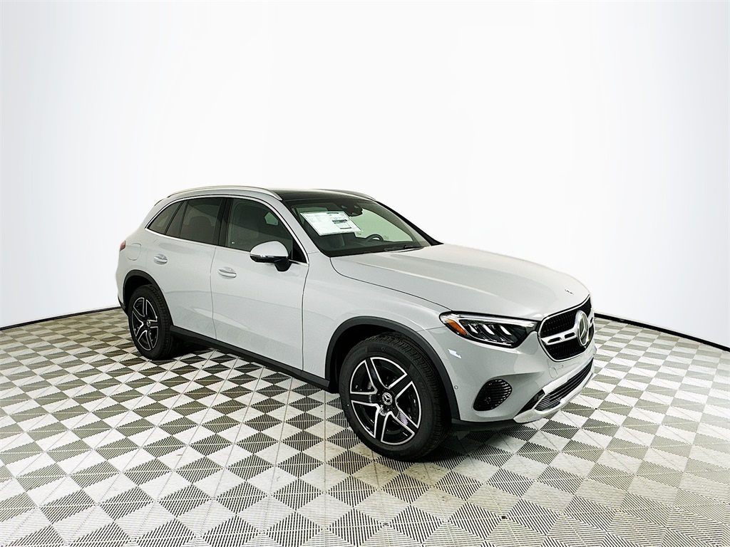 2026 Mercedes-Benz GLC Base's photo