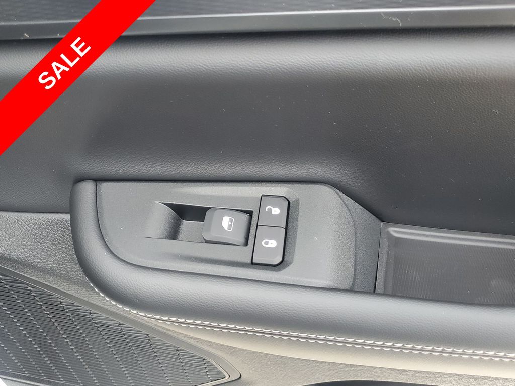 2025 Jeep Grand Cherokee Laredo Altitude photo 42