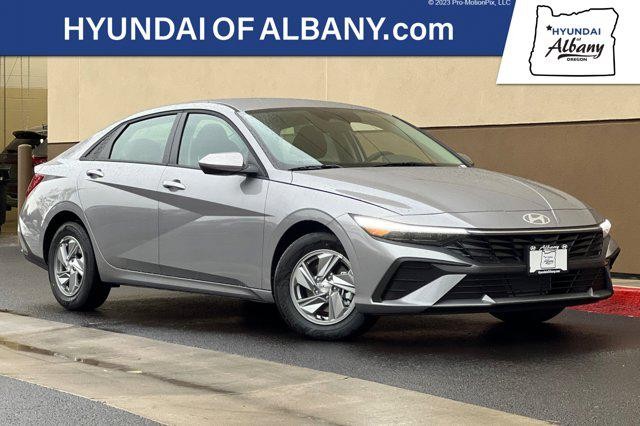2026 Hyundai Elantra SE's photo