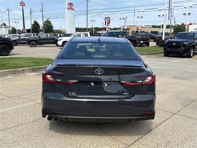 2025 Toyota Camry SE photo 3