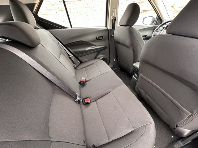 2025 Nissan Kicks Play S photo 27