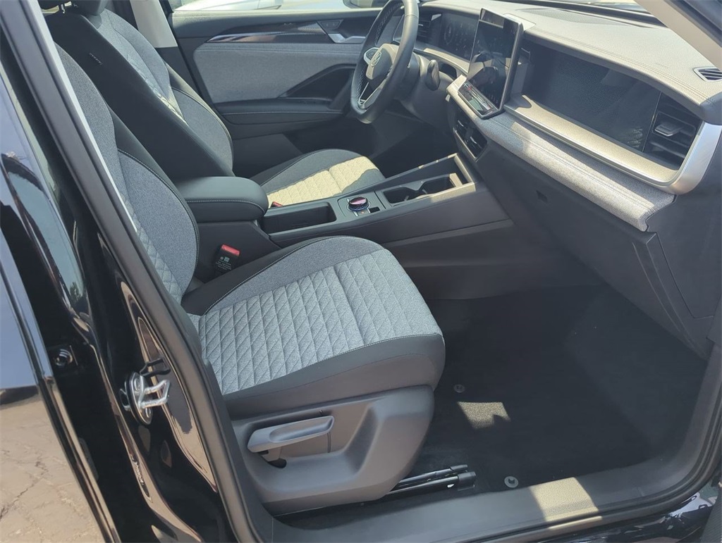2025 Volkswagen Tiguan S photo 24
