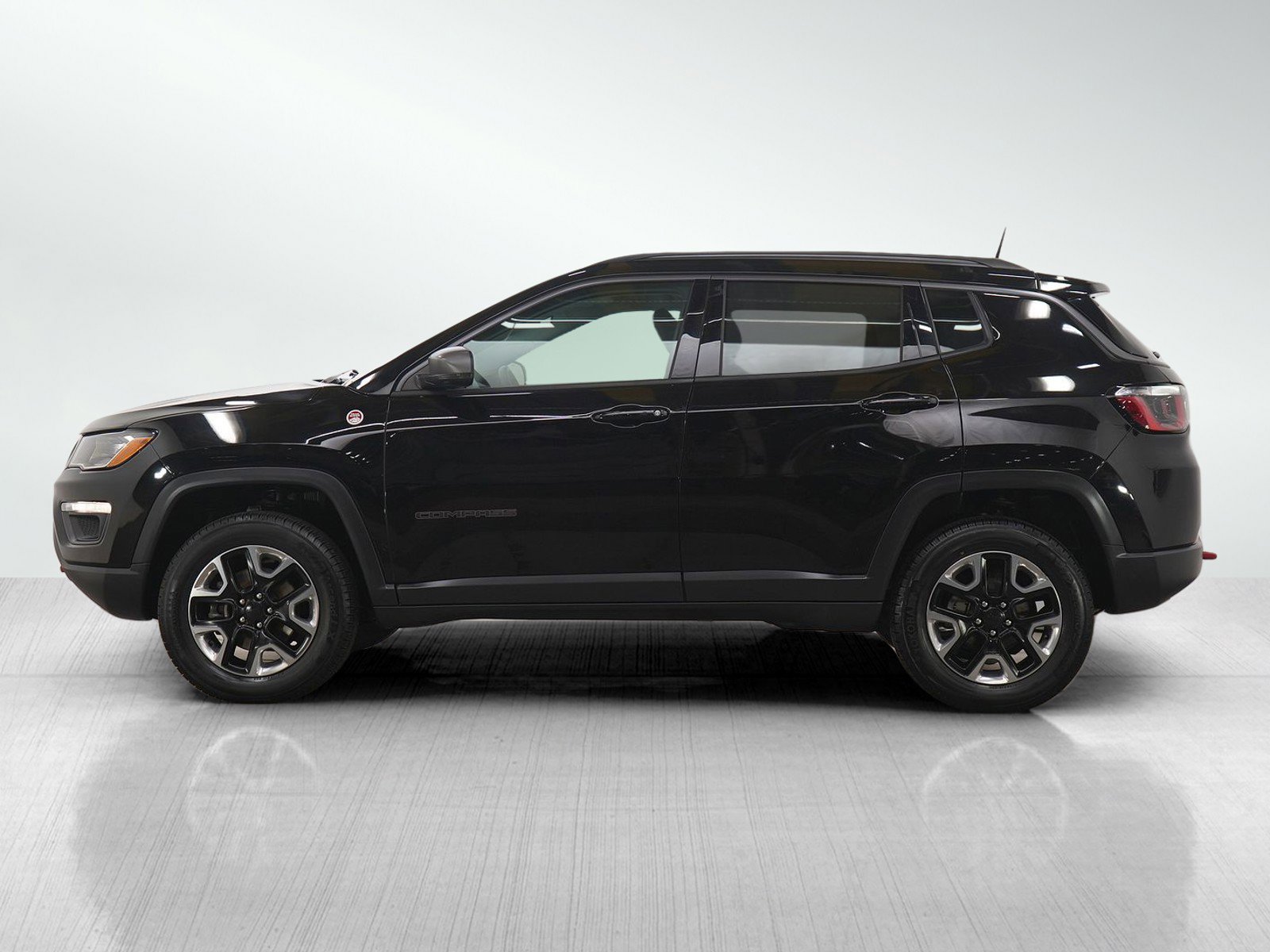 Used 2018 Jeep Compass Trailhawk with VIN 3C4NJDDB9JT207481 for sale in Minneapolis, Minnesota