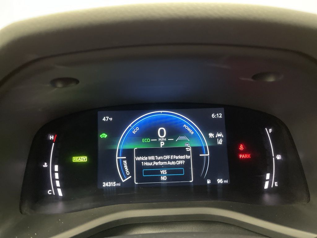 2025 Toyota Camry LE photo 4