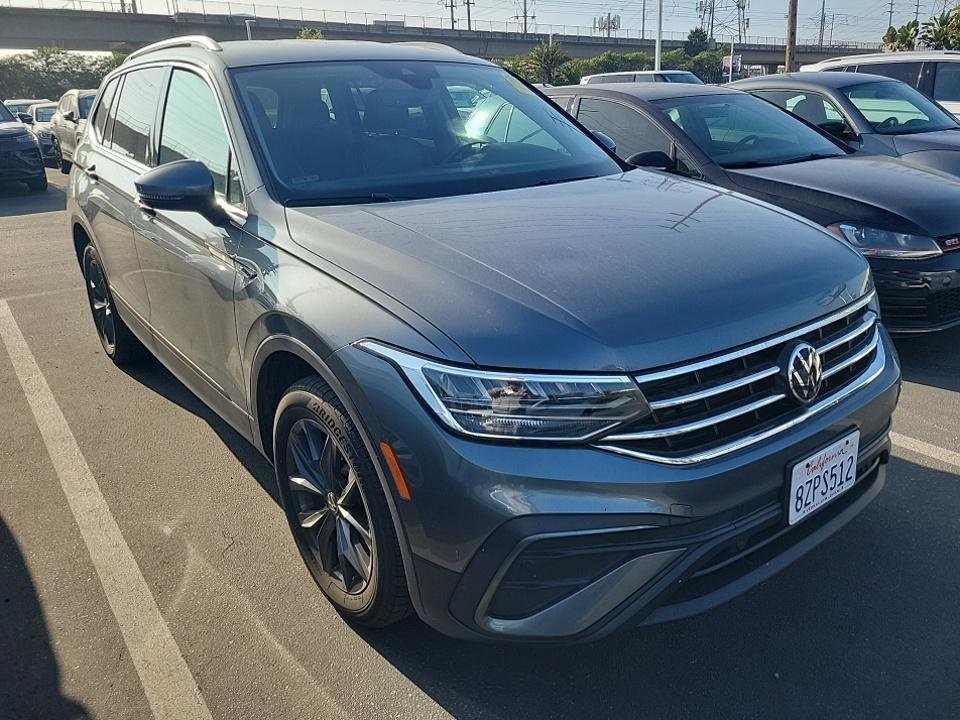 2022 Volkswagen Tiguan SE's photo