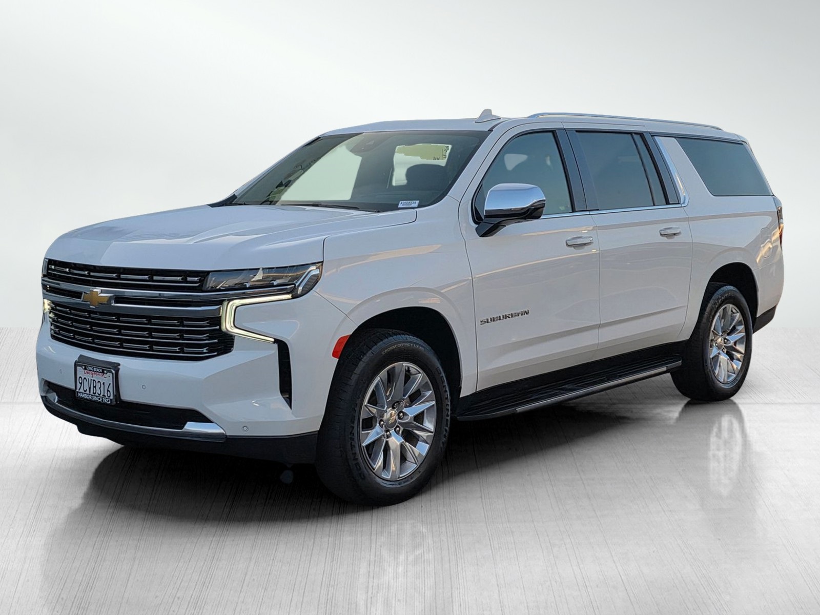 2023 Chevrolet Suburban Premier photo 3