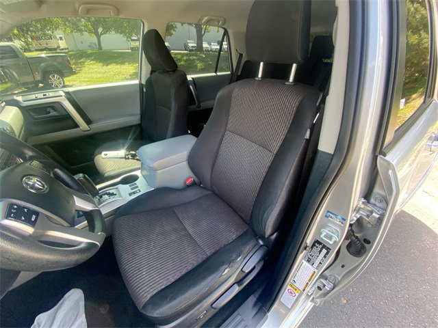 2013 Toyota 4Runner SR5 4WD photo 3