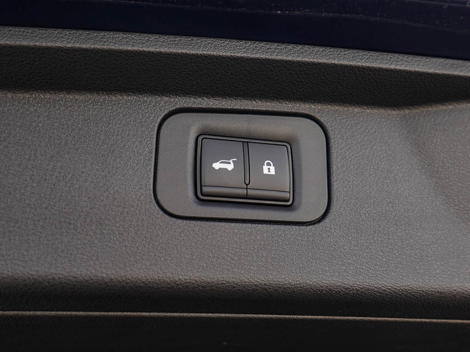 2025 Nissan Armada SL photo 5