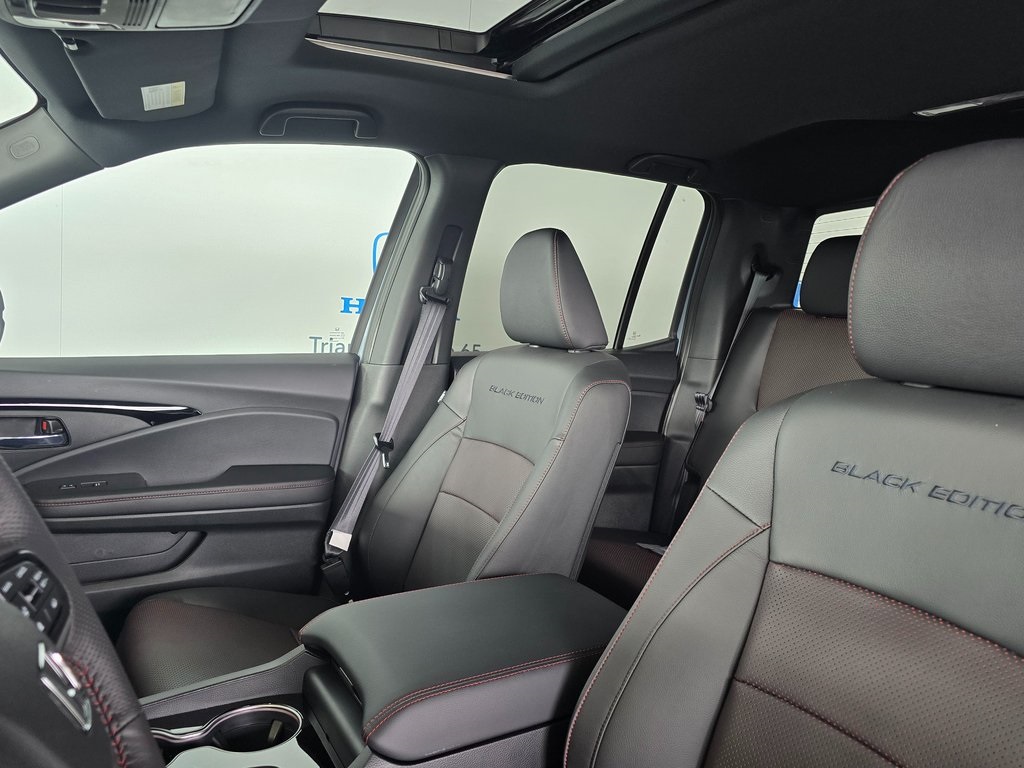 2025 Honda Ridgeline Black Edition photo 12