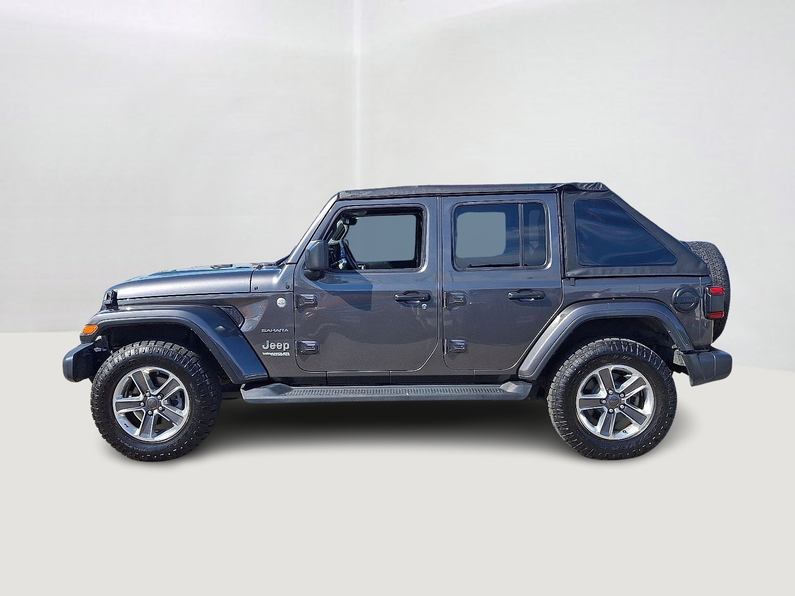 2022 Jeep Wrangler Unlimited Sahara photo 7