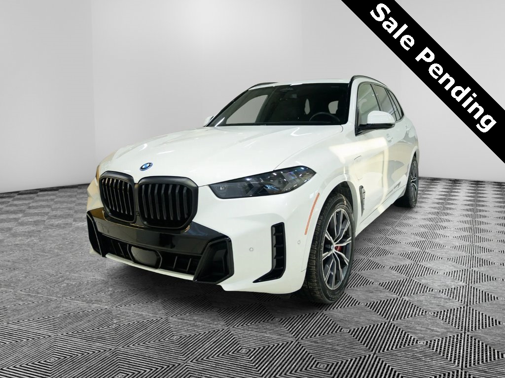 2025 BMW X5 50e's photo